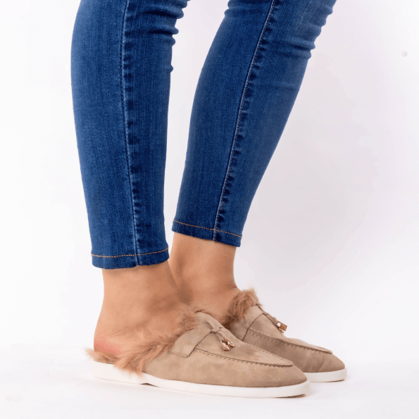 mule en beige fumé fourure brune
