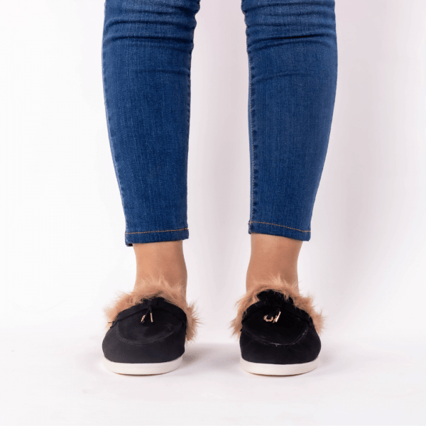 mule en noir fourure brune